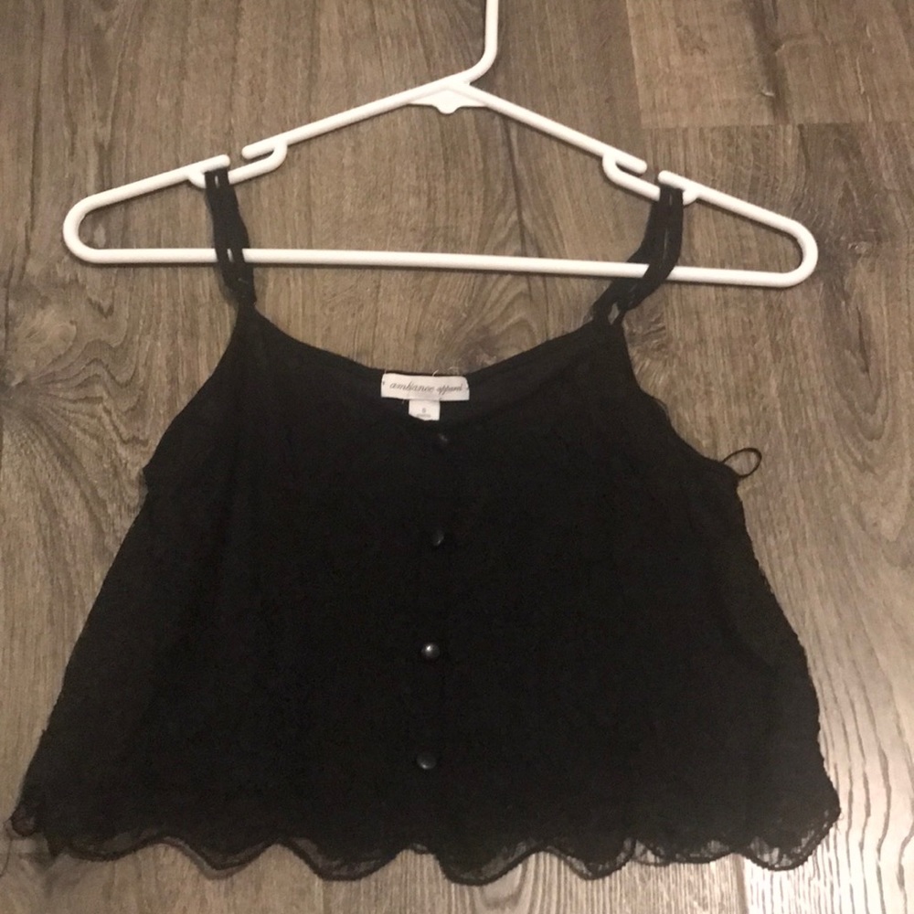 Crop top.